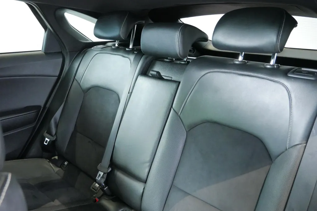 Kia ProCeed 1.0 T-GDI GT-PlusLine *Navi+Camera*Schuif/Kanteldak*Climate*JBL Audio*Memory Stoelen*Vol opties!
