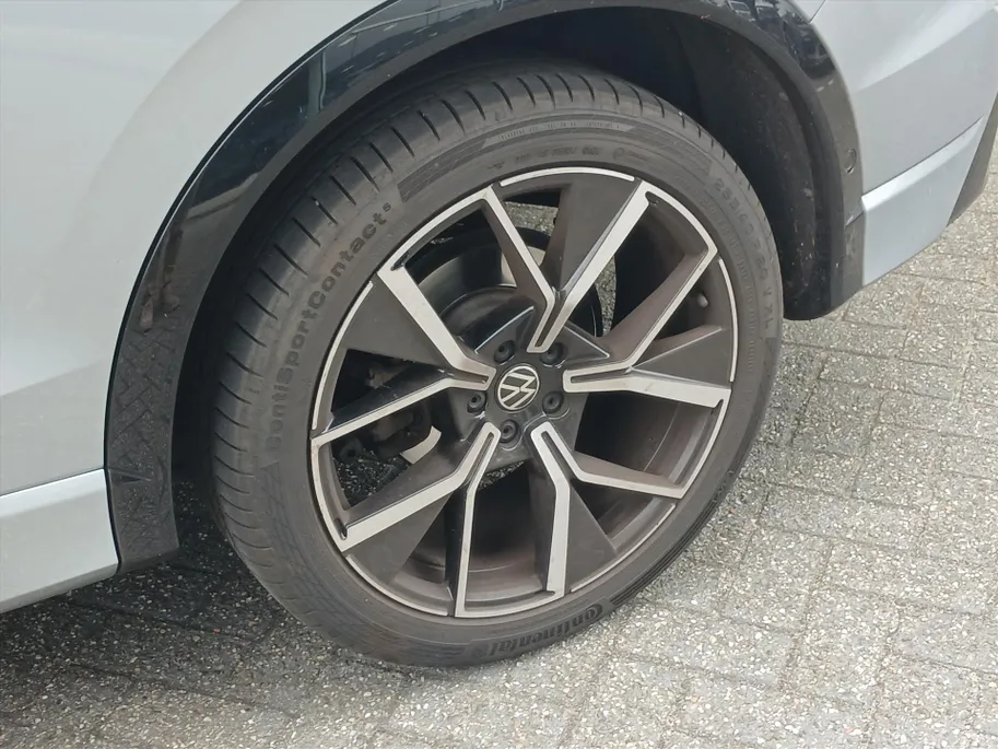 Volkswagen Tiguan 1.5 eTSI 150pk DSG-7 R-Line Business + Elekt. Trekhaak Wegklapbaar / Origineel Nederlands /
