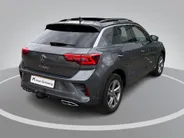 Volkswagen T-Roc 1.5TSI/150PK R-Line Business+ · Panoramadak · Trekhaak · Camera · Apple/Android Car Play · Navigatie · Stoelverwarming · Garantie t/m 09-10-2027 of 100000km.