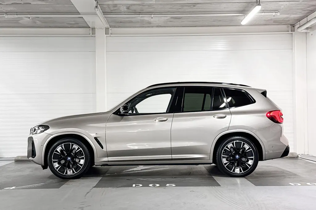 BMW iX3 High Executive