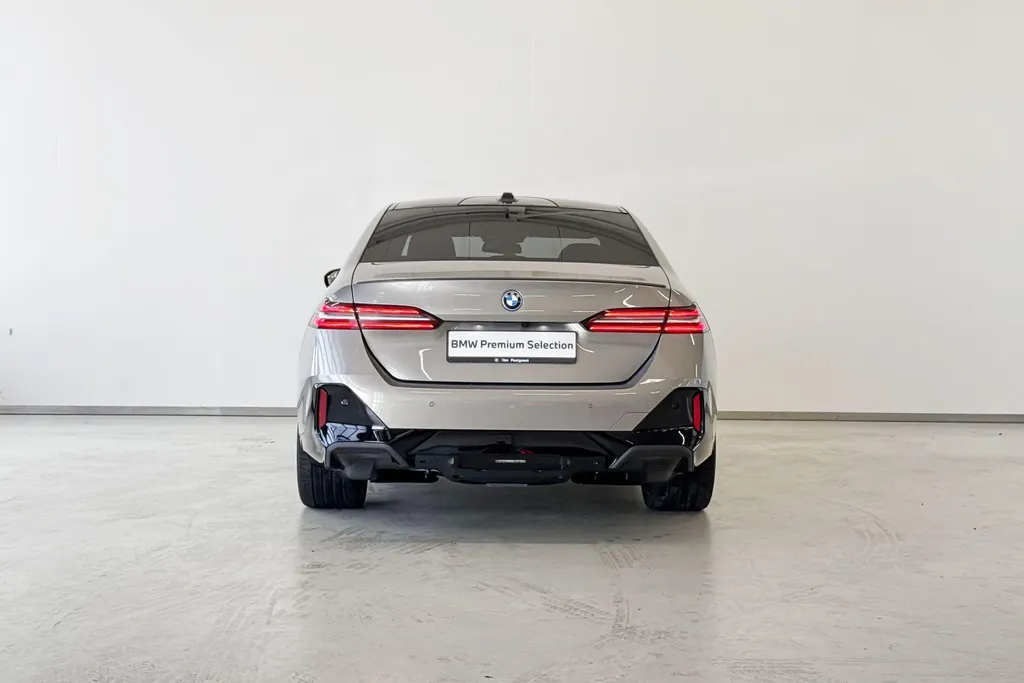 BMW i5 Sedan eDrive40 M Sport Edition