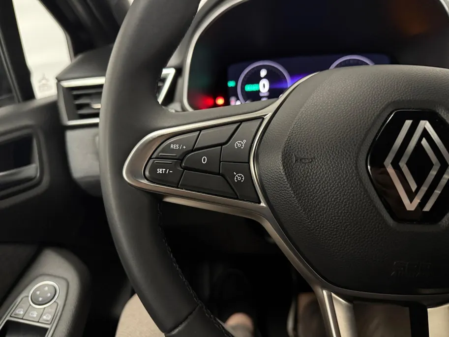 Renault Clio 1.6 E-Tech Full Hybrid 145 techno AUTOMAAT NAVI AIRCO CRUISE CONTROLE APPLE CARPLAY ANDROID AUTO CAMERA PARKEERSENSOREN LM VELGEN ZEER MOOIE AUTO