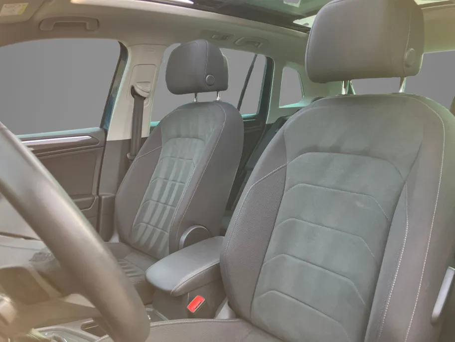 Volkswagen Tiguan 1.5TSI 150PK DSG Elegance · Panoramadak · Trekhaak · Camera + Parkeersensoren · Dodehoeksensoren · Apple/Android Car Play ·