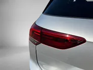 Volkswagen Golf Variant 1.0eTSI/110PK Life DSG · Navigatie · Camera + Parkeersensoren · Apple/Android Car Play · Stoelverwarming · Elektrische stoelverstelling ·