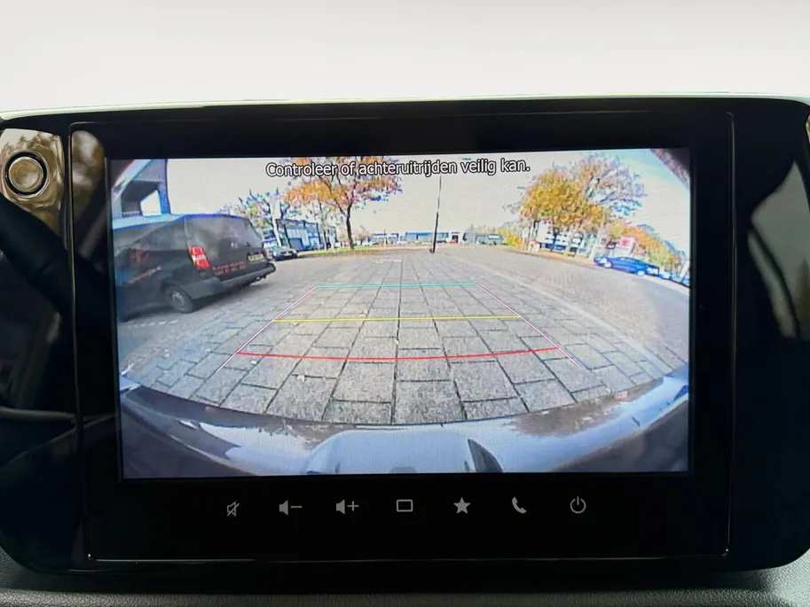 Suzuki Swift 1.2 Style Smart Hybrid | GARANTIE 2035 | STOELVERWARMING | CAMERA | NAVI | APPLE CARPLAY/ANDROID AUTO |