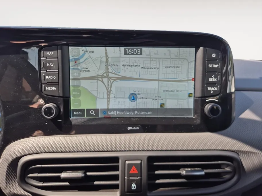 Hyundai i10 1.0 Comfort Smart 5-zits | Airco | Cruise Control | Camera | Navigatie | Bluetooth | LM Velgen |