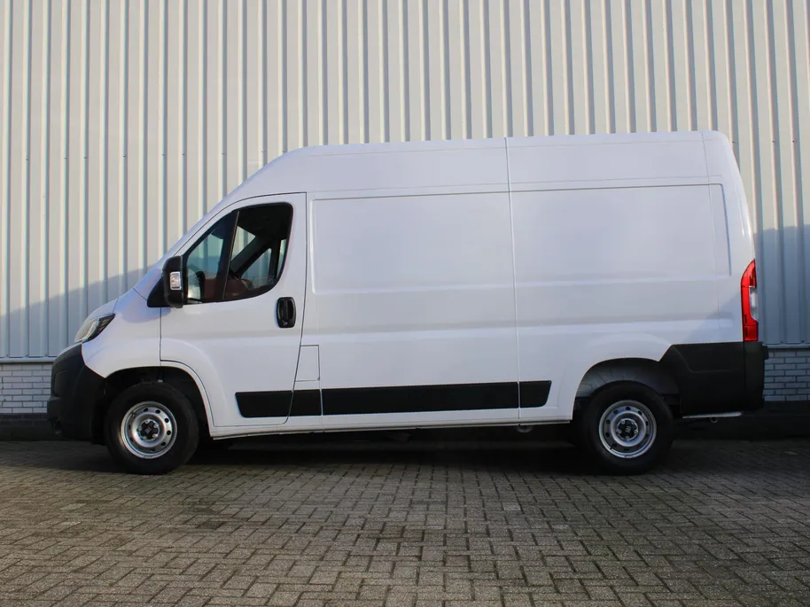 Fiat Ducato 2.2 MultiJet 120 S&S L2H2 3.0t | Airco | Cruise | Camera | Navi | 3 zits | Schuifdeur rechts |