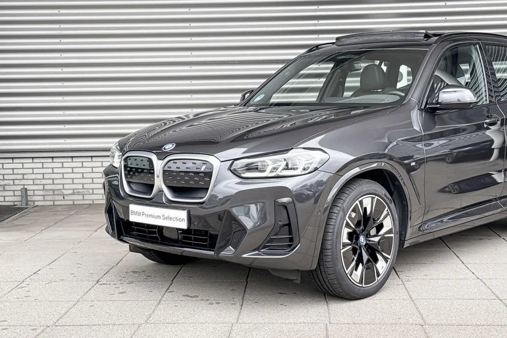 BMW iX3 High Executive 80 kWh