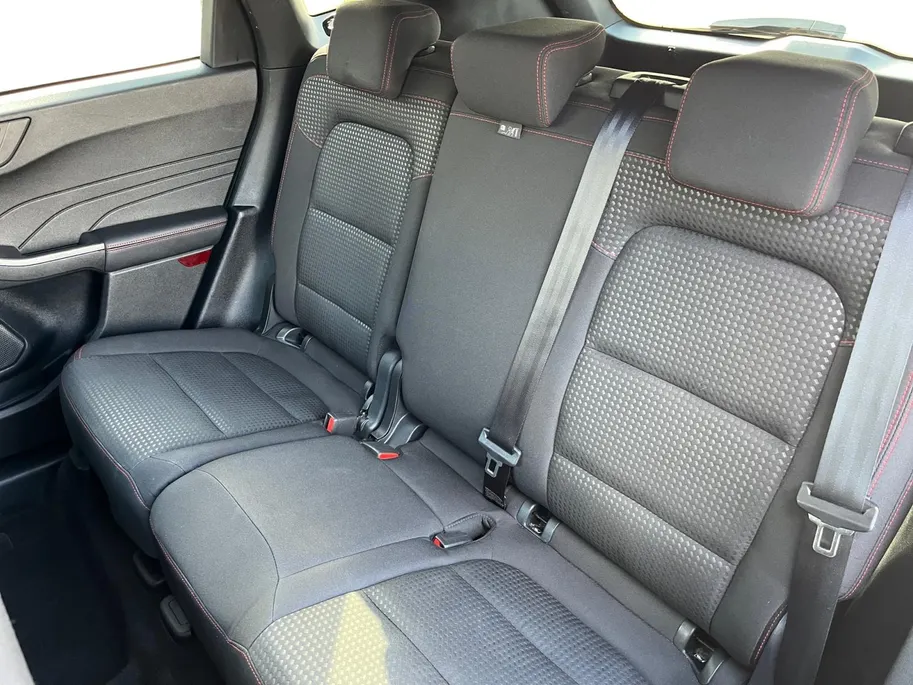 Ford Kuga 2.5 PHEV ST-Line | Winterpack | Adaptieve Cruise Control | Camera achter en voor | Stoel- en stuurverwarming