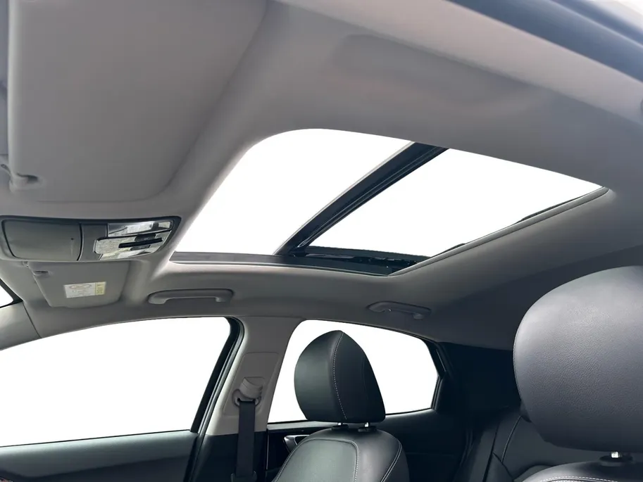 Kia XCeed 1.6 GDi PHEV ExecutiveLine | Trekhaak Afneembaar + 13-Polige Stekker | Apple Carplay / Android Auto | Navigatiesysteem | Stoelverwarming + Stoelkoeling | Stuurverwarming | Elektrisch Verstelbare Voorstoelen | Bestuurdersstoel Met geheugen | Elektrisch bed