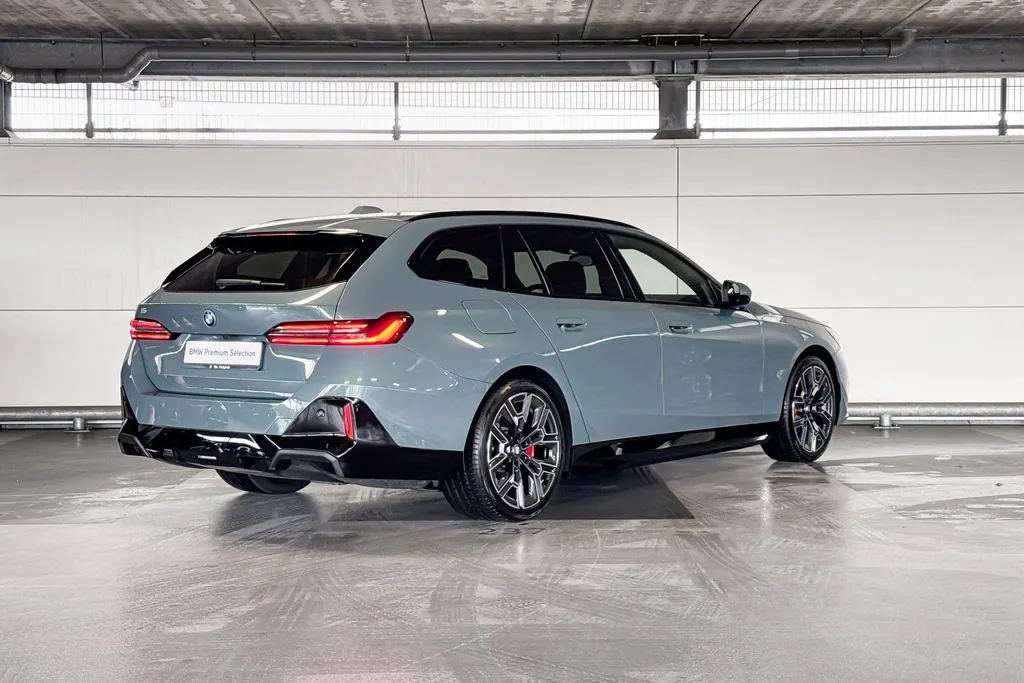 BMW i5 Touring eDrive40 84 kWh