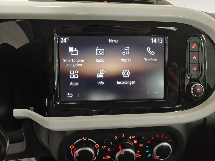 Renault Twingo 0.9 TCe Intens AUTOMAAT NAVI APPLE CARPLAY ANDROID AUTO LM VELGEN 5 DEURS ZEER LEUKE AUTO MET PAS 31000KM DEALER ONDERHOUDEN 1E EIGENAAR