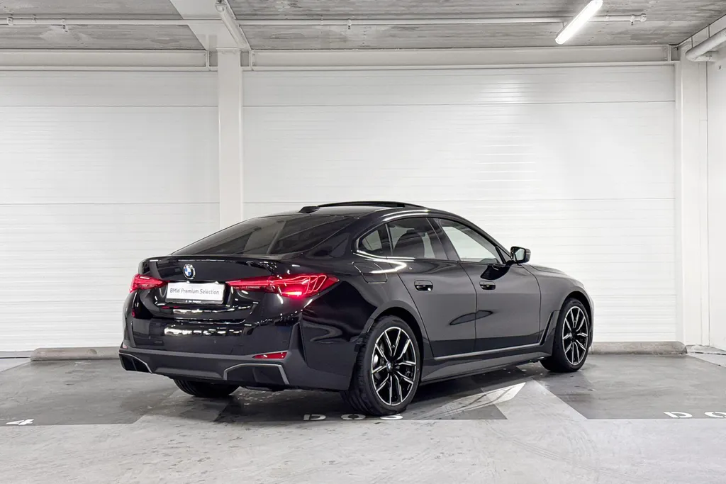 BMW i4 eDrive35