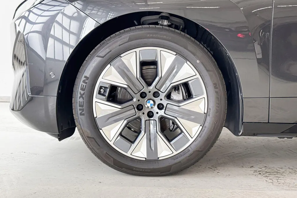 BMW iX xDrive45 Innovation Pack