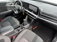 Kia Sportage 1.6 T-GDi MHEV DynamicLine | APPLE CARPLAY/ ANDROID AUTO | NAVI | DAB+ | CAMERA | HANDGESCHAKELD | ORIGINEEL NL | 150PK | 1.650KG TREKGEWICHT | NETTE AUTO |