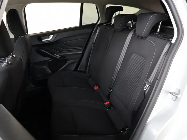 Ford Focus Wagon 1.0 EcoBoost Hybrid Titanium