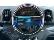 MINI Countryman 1.5 Cooper Chili | Harman & Kardon | Elektrische Stoelverstelling | Automatische Achterklep | Camera | Navi | Parkeersensoren | Cruise & Climate Control | 12 Maanden BOVAG Garantie