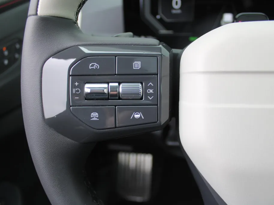 Kia EV5 GT-PlusLine 81.4 kWh | Schuifdak | Stuur-/stoelverwarming + ventilatie | Warmtepomp | 360 Camera | Elek. stoelverst. | Leer | HUD | LED | 19" LM |