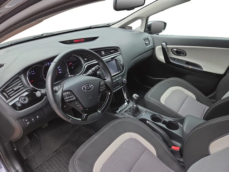 Kia cee'd 1.6 GDI DynamicLine | 1e Eigenaar | Dealeronderhouden | Camera | Navigatie | Cruise Control | 12 Maanden BOVAG Garantie |
