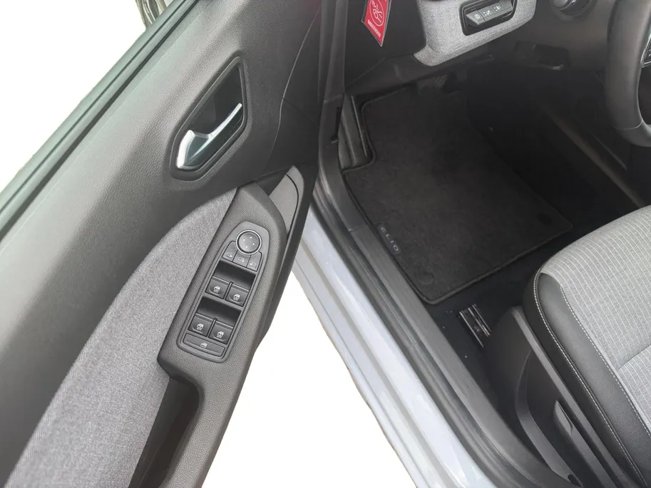 Renault Clio 1.6 E-Tech Full Hybrid 145 techno | Automaat | Apple Carplay & Android Auto | Cruise & Climate Control | Camera | Parkeersensoren | Navigatie | 12 Maanden BOVAG Garantie