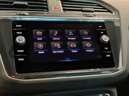 Volkswagen Tiguan 1.4TSI eHybrid 245pk R-Line Business+ · Trekhaak · Navigatie · Apple/Android · Camera + Parkeersensoren · Garantie t/m 07-10-2026 of 100000km.