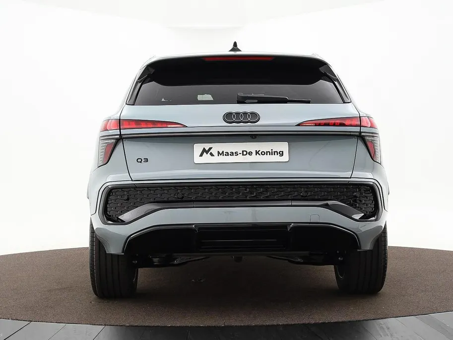 Audi Q3 1.5 200kW e-hybrid S edition 272 PK · Tech plus · Lederen bekleding · Trekhaak elek. wegklapbaar