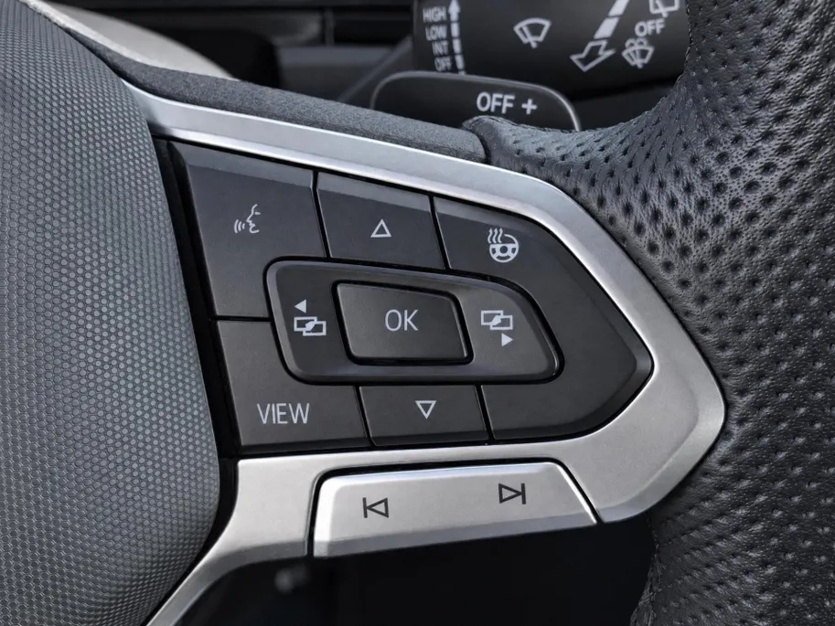 Volkswagen T-Roc 1.5TSI/150PK R-Line Black Style · Panoramadak · Camera + Parkeersensoren · Keyless · Apple/Android Car Play · Stoelverwarming · Garantie t/m 20-08-2027