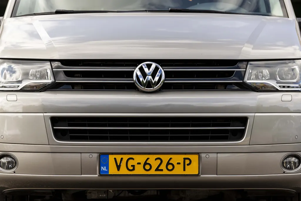 Volkswagen Transporter 2.0 TDI L2H1 Invalide uitvoering / aanpassing