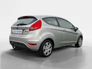 Ford Fiesta 1.25 Limited | Nieuwe Distributieriem bij aflevering | Trekhaak | All weather banden | Radio | Dealer onderhouden | Nieuwe APK | 12maanden BOVAG Garantie |
