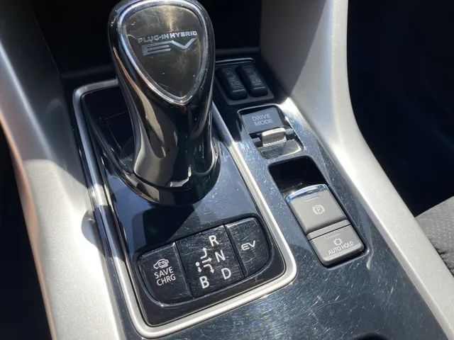 Mitsubishi Eclipse Cross 2.4i PHEV First Edition | All Seasons