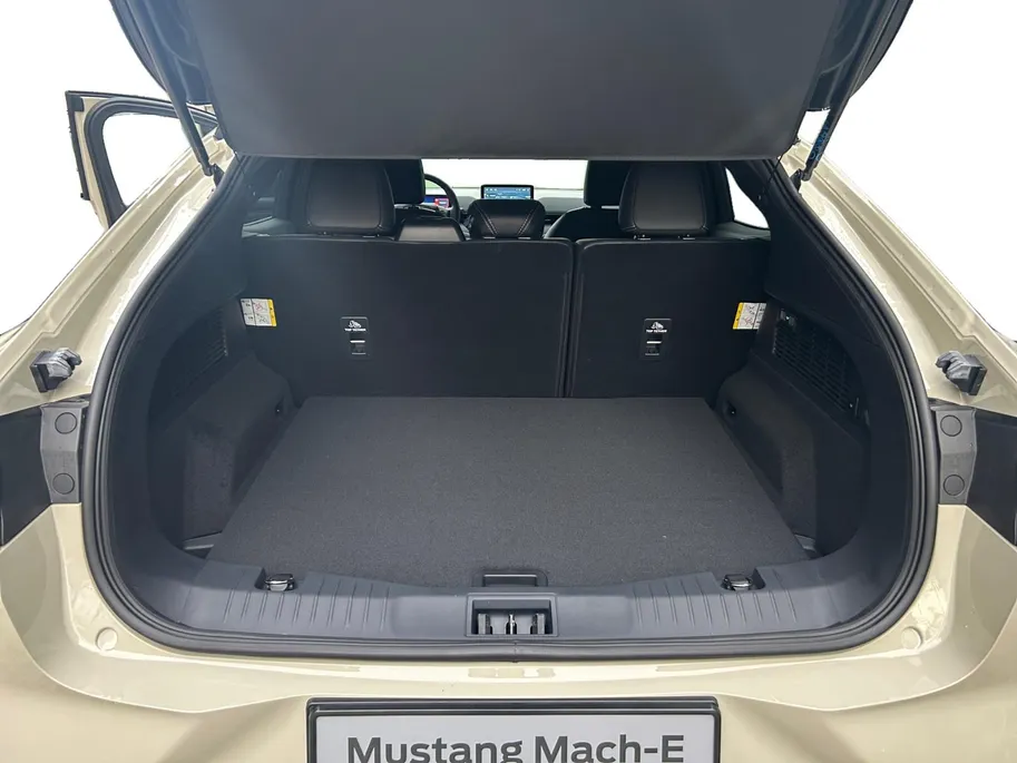 Ford Mustang Mach-E Standard RWD 73 kWh 268pk | €5.000.- korting | 2,99% rente financial lease | 17% bijtelling | 19inch velgen | Adaptieve cruise control | Direct leverbaar