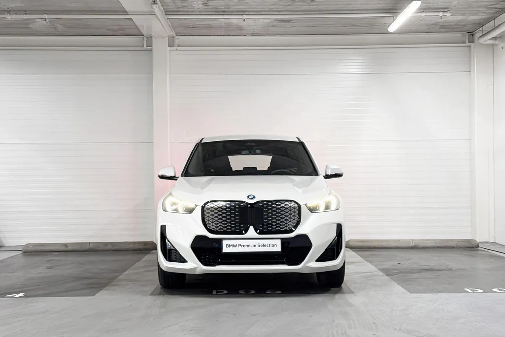 BMW iX1 xDrive30 Launch Edition