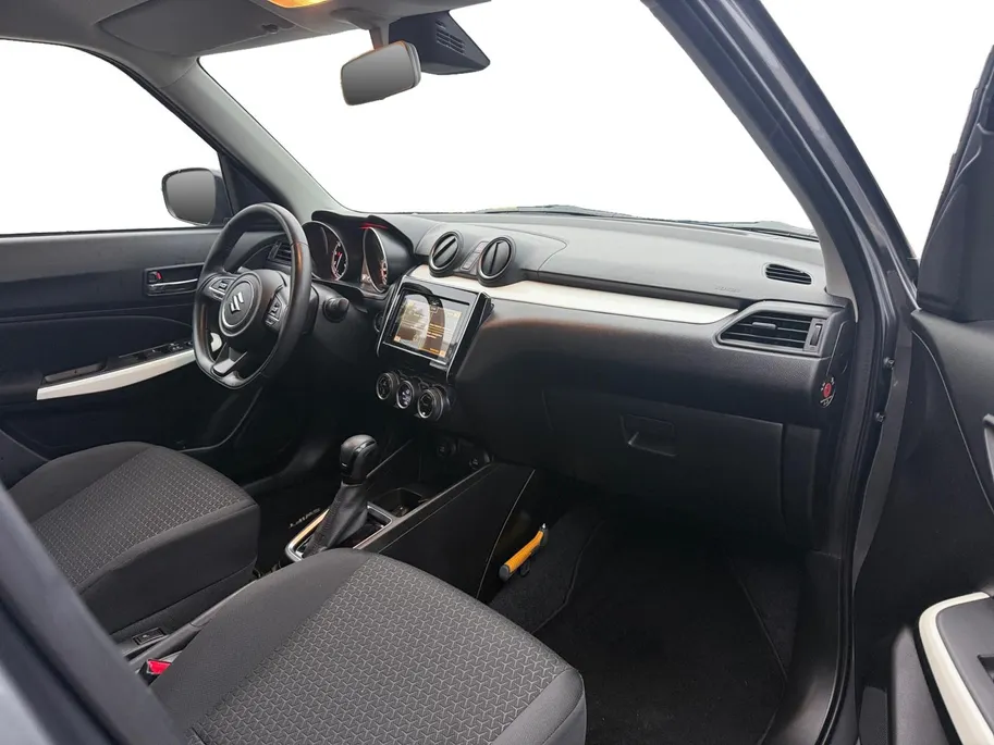 Suzuki Swift 1.2 Stijl | Cruise/ Climate Control | Navigatie | Camera | Trekhaak |