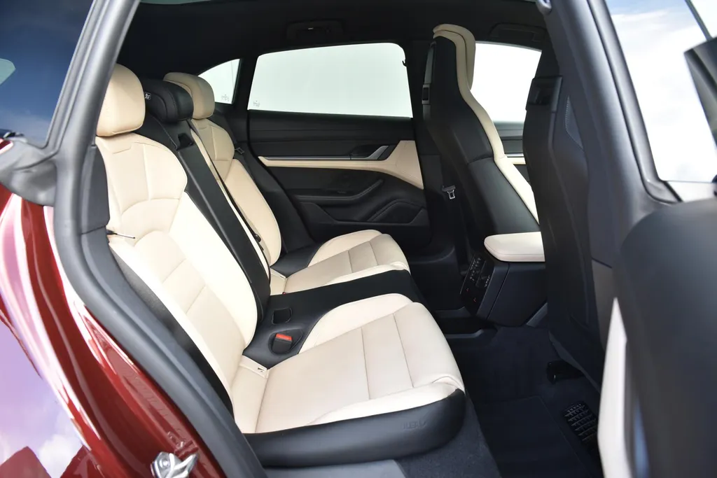 Porsche Taycan Cross Turismo 4 93 kWh