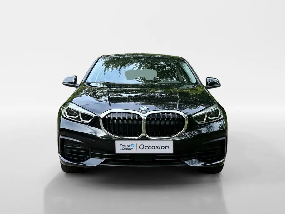 BMW 1 Serie 116i Introduction Edition Navi , parkeersensoren , climate , cruise , tel , lm velgen .