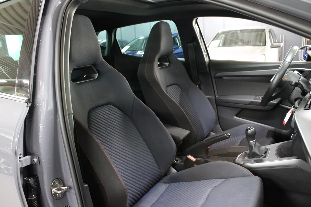 SEAT Ibiza 1.0 EcoTSI FR Anniversary / 6 versn. 115 PK / Pano. / Full led / Apple Carplay / Android auto /