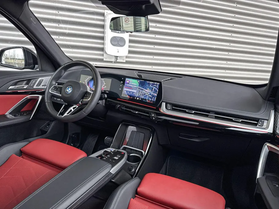 BMW iX1 xDrive30 67 kWh