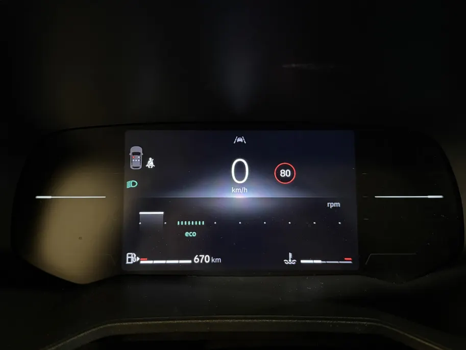 Renault Clio 90PK TCe GPF Evolution | DEMO | Navi | Camera | Apple CarPlay/Android Auto | Parkeersensoren | Airco | Licht & Regen Sensor | Cruise Control | Full LED | Digital Cockpit |