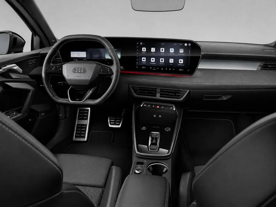 Audi A3 Limousine 35 TFSI S edition 150 PK · Tech plus · Glazen panoramadak · 19' inch Audi sport velgen 5-dubbelspaak-edge anthracietzwart glansgedraaid