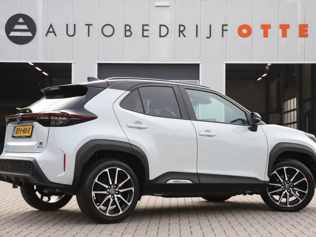 Toyota Yaris Cross 1.5 Hybrid 130 GR SPORT | HEAD-UP | JBL-AUDIO | 18'' LM-VELGEN |PARK-SENSOREN | BLIND SPOT