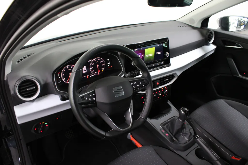 SEAT Ibiza 1.0 EcoTSI Style Business Connect / Stoelverwarming / Carplay / Android auto / PDC voor + achter /