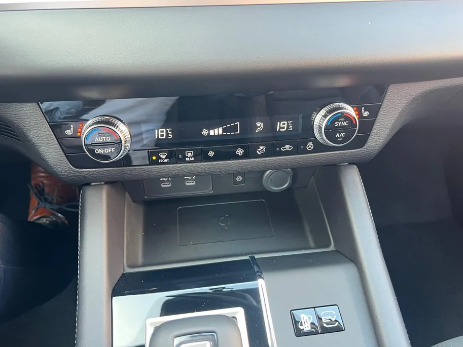 Mitsubishi Outlander 2.4 PHEV First Edition | 6000 EURO KORTING | NU DIRECT LEVEBAAR | 8 JAAR GARANTIE |