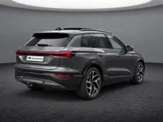 Audi Q6 e-tron S edition performance 100 kWh 306pk · SOH 98,1% · Panoramadak · Warmtepomp · 360 Camera · Wegklapbare Trekhaak · Bang & Olufsen · Kuipstoel · 21'' Inch · Garantie t/m 21-01-2031 of 100.000km
