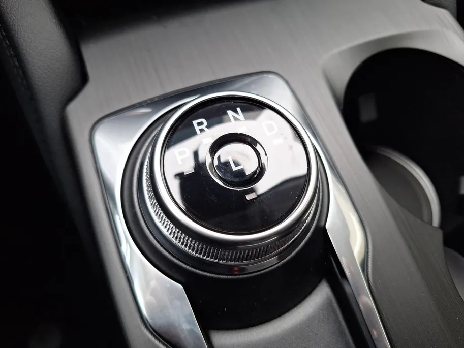 Ford Kuga 2.5 PHEV Titanium | El. Trekhaak | Camera | Navigatie | Climate Control | Draadloze Apple Carplay&Android Auto | 17' Lichtmetaal | Parkeersensoren |