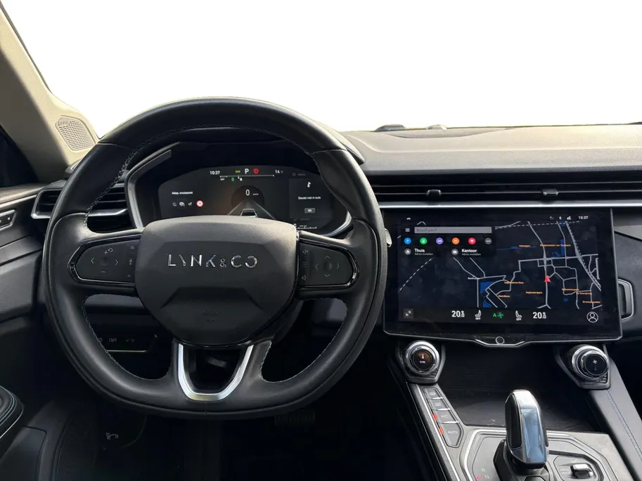 Lynk & Co 01 1.5 Apple Carplay/Android Auto , stoelverwarming , panoramadak , navigatiesysteem full map , camera 360 , elektrisch verstelb. bestuurdersstoel met geheugen , elektrisch bedienbare achterklep ,                                               lichtmetalen ve