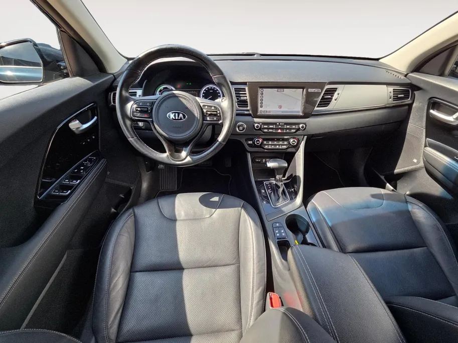 Kia Niro 1.6 GDi Hybrid ExecutiveLine | Zeer nette auto | Trekhaak | dodehoek detectie | Cruise control Adaptief | Stoelverwarming en ventilatie | All-season banden | Navigatie | Apple CarPlay & Android Auto | Lederen bekleding | Lage km stand | NAP