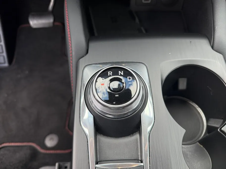 Ford Kuga 2.5 PHEV ST-Line | NL auto | Automaat | Winter pack | Adapt. Cruise control | BLIS | 360 graden camera | Draadloos opladen mobiel | Fabrieksgarantie tot 01-2028 |