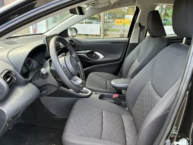 Toyota Yaris 1.5 Hybrid 115 Comfort | incl. 3500 euro demo korting