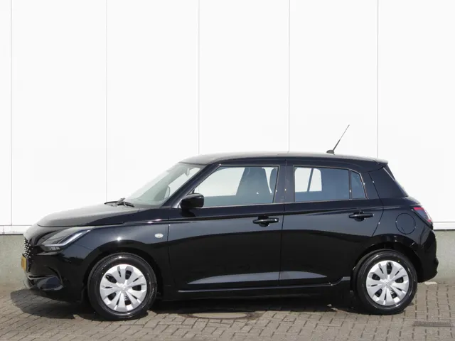 Suzuki Swift 1.2 Comfort Smart Hybrid | € 2200,- DEALERKORTING! | Alle kleuren leverbaar!
