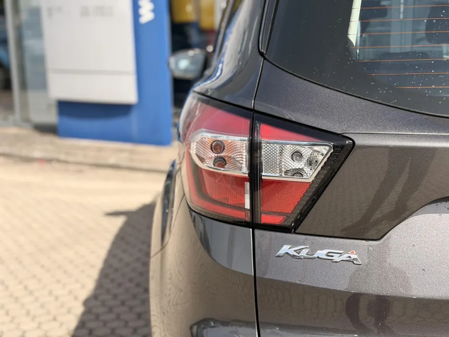 Ford Kuga 1.5 EcoBoost Titanium TREKHAAK I VOORRUITVERWARMING I ACHTERUITRIJCAMERA I CRUISE CONTROL I APPLE CARPLAY / ANDROID AUTO I